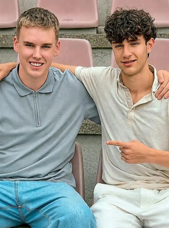 Lennet Jauer (links) und Ege Eren haben das Fußballturnier „Steingy geht international“ ins Leben gerufen und organisieren die Veranstaltung im Cronsbachstadion.